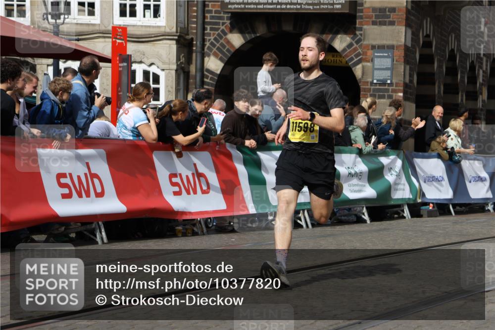 13.09.2026 - 21. swb-Marathon Bremen Strokosch-Dieckow http://msf.ph/oto/10377820 13.09.2026 11:03:37 Ziel 10092, 10150, 10187, 10195, 10237, 10309, 10528, 10531, 10598, 10724, 10727, 10904, 10959, 11070, 11493, 11598, 11676, 11773, 11830, 11836, 12068, 12184, 12185, 12214, 12611, 10090, 10091, 10152, 10327, 10357, 10429, 10569, 10796, 10918, 10950, 11325, 11451, 11595, 11868, 11967, 12074 meine-sportfotos.de