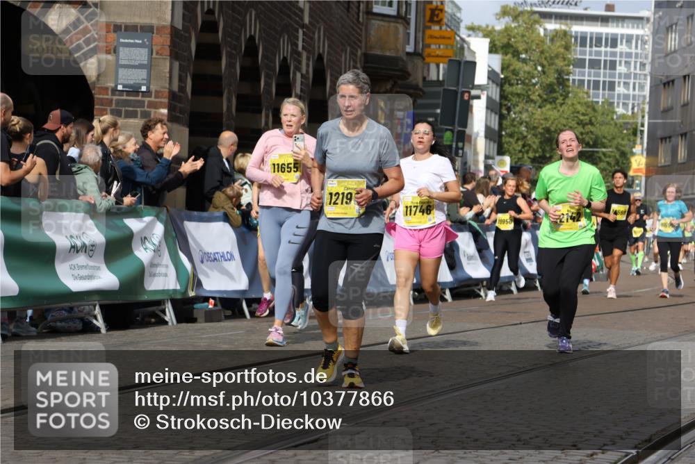 13.09.2026 - 21. swb-Marathon Bremen Strokosch-Dieckow http://msf.ph/oto/10377866 13.09.2026 11:03:39 Ziel 10092, 10150, 10187, 10195, 10237, 10309, 10531, 10724, 10727, 10904, 10959, 11070, 11493, 11598, 11676, 11773, 11830, 12068, 12184, 12185, 12611, 10090, 10091, 10152, 10357, 10403, 10429, 10796, 10918, 11149, 11325, 11451, 11511, 11868, 11967, 12504 meine-sportfotos.de