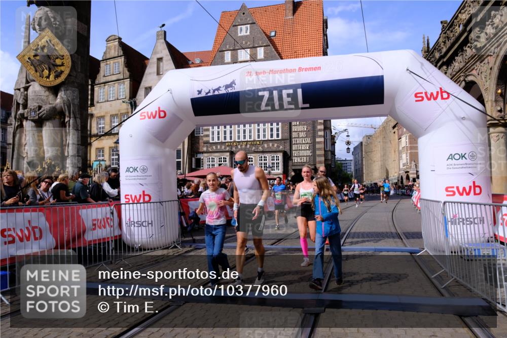 13.09.2026 - 21. swb-Marathon Bremen Tim E. http://msf.ph/oto/10377960 13.09.2026 13:13:33 Ziel 280, 313, 621, 987, 1207, 2130, 2498, 2962, 3566, 3625, 4582, 5345, 5769, 6038, 6394, 7874, 8197, 8291, 8464, 9092 meine-sportfotos.de