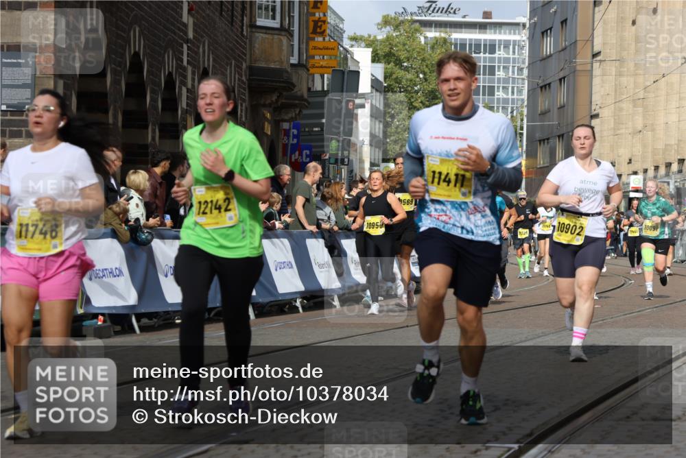 13.09.2026 - 21. swb-Marathon Bremen Strokosch-Dieckow http://msf.ph/oto/10378034 13.09.2026 11:03:42 Ziel 10092, 10150, 10187, 10237, 10309, 10724, 10904, 11211, 11411, 11598, 11773, 11830, 12068, 12184, 12185, 12611, 10152, 10357, 10403, 10429, 10607, 10659, 10720, 10796, 10918, 11149, 11325, 11451, 11511, 11618, 11868, 11967, 12392, 12504 meine-sportfotos.de