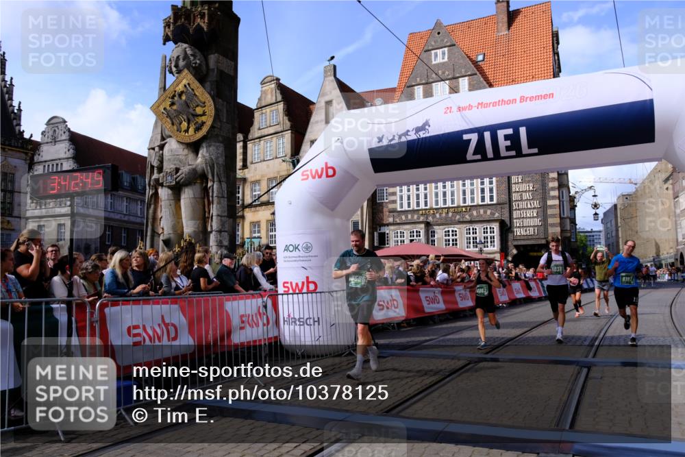 13.09.2026 - 21. swb-Marathon Bremen Tim E. http://msf.ph/oto/10378125 13.09.2026 13:13:38 Ziel 280, 621, 779, 987, 1207, 2130, 2360, 2962, 3566, 4582, 5345, 5769, 6038, 6394, 6407, 8197, 8464, 8477, 8568, 8963 meine-sportfotos.de