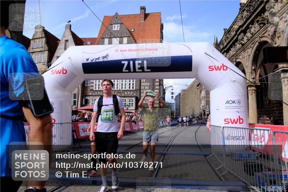 13.09.2026 - 21. swb-Marathon Bremen Tim E. http://msf.ph/oto/10378271 13.09.2026 13:13:41 Ziel 280, 621, 779, 2130, 2360, 2882, 2962, 3566, 5345, 6038, 6394, 6407, 8197, 8464, 8477, 8568, 8963 meine-sportfotos.de