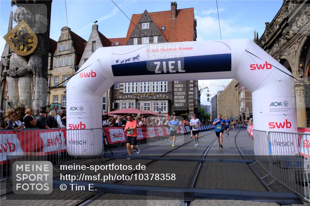 13.09.2026 - 21. swb-Marathon Bremen Tim E. http://msf.ph/oto/10378358 13.09.2026 13:13:47 Ziel 779, 2130, 2360, 2401, 2767, 2882, 6394, 6407, 7493, 8477, 8568, 8840, 8963, 9442 meine-sportfotos.de