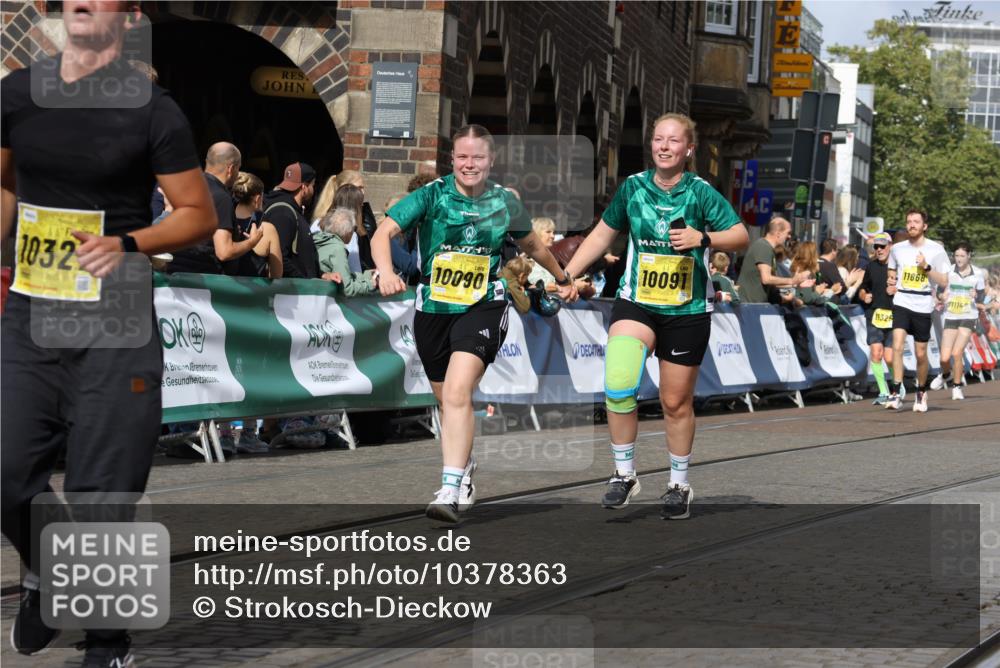 13.09.2026 - 21. swb-Marathon Bremen Strokosch-Dieckow http://msf.ph/oto/10378363 13.09.2026 11:03:50 Ziel 10092, 10187, 10309, 10327, 10420, 10569, 10902, 10904, 10950, 11211, 11411, 11595, 11598, 11655, 11746, 11773, 12074, 12184, 12185, 12611, 10152, 10403, 10607, 10659, 10720, 10726, 10912, 10913, 10918, 11149, 11318, 11319, 11325, 11451, 11470, 11471, 11511, 11618, 11909, 11967, 12140, 12260, 12392, 12433, 12504 meine-sportfotos.de