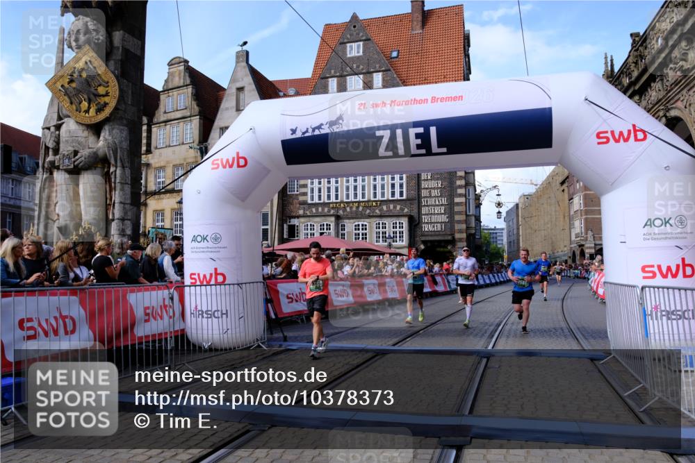 13.09.2026 - 21. swb-Marathon Bremen Tim E. http://msf.ph/oto/10378373 13.09.2026 13:13:47 Ziel 779, 2130, 2360, 2401, 2767, 2882, 6394, 6407, 7493, 8477, 8568, 8840, 8963, 9442 meine-sportfotos.de