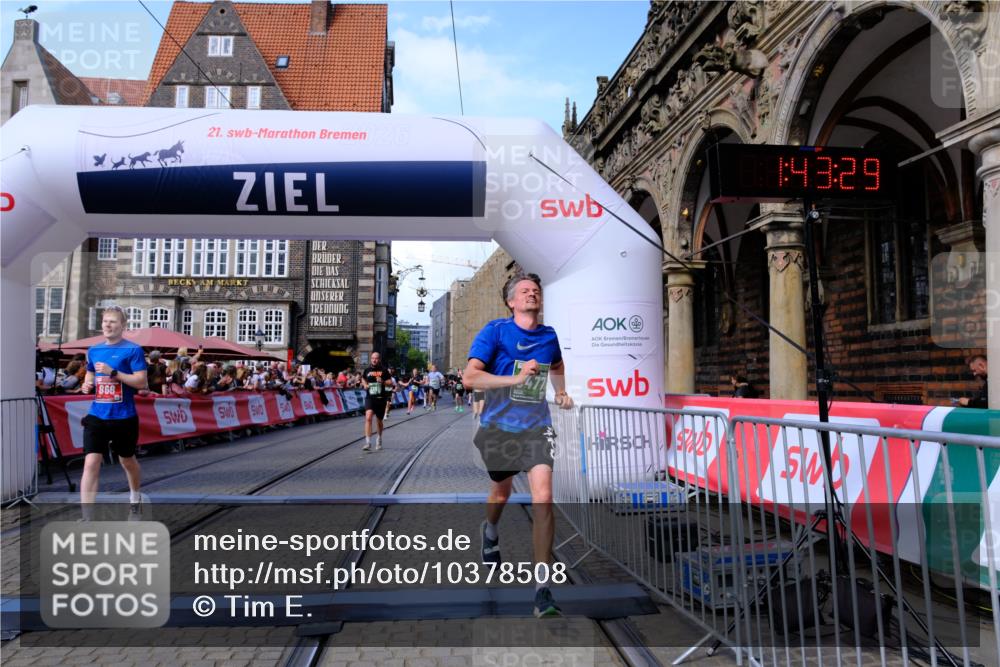 13.09.2026 - 21. swb-Marathon Bremen Tim E. http://msf.ph/oto/10378508 13.09.2026 13:13:51 Ziel 779, 2360, 2401, 2767, 2882, 3413, 6407, 7493, 8477, 8568, 8840, 8963, 9442, 13099 meine-sportfotos.de