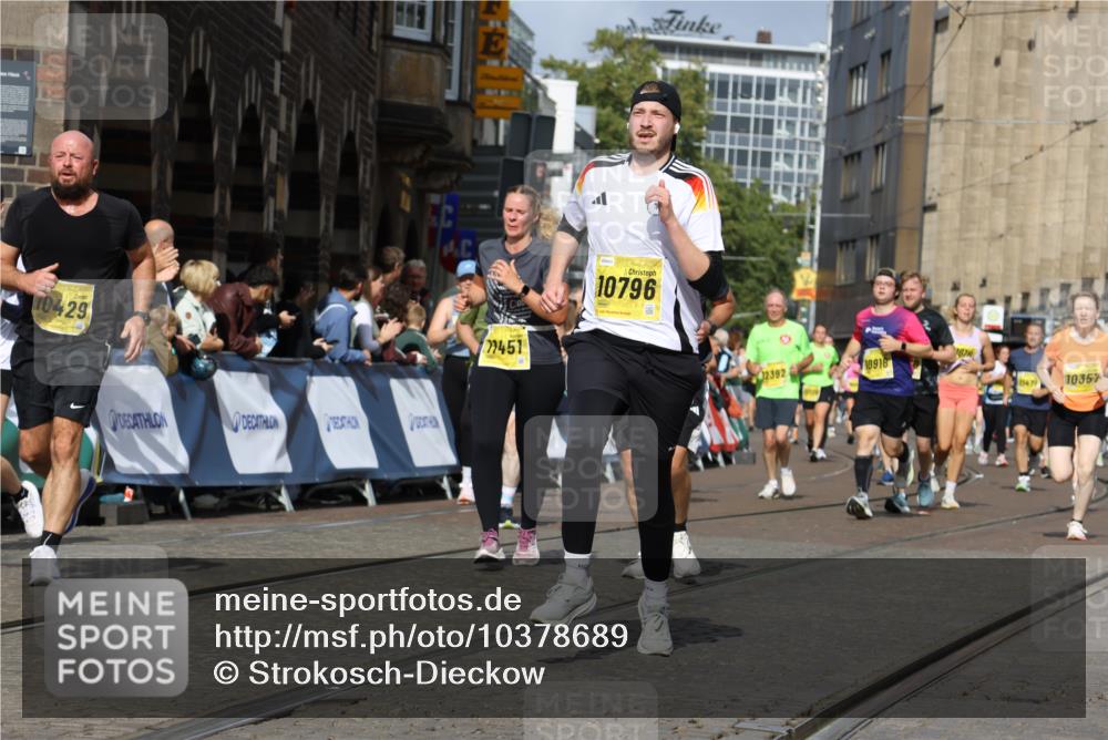 13.09.2026 - 21. swb-Marathon Bremen Strokosch-Dieckow http://msf.ph/oto/10378689 13.09.2026 11:03:58 Ziel 10090, 10091, 10327, 10420, 10569, 10796, 10902, 10950, 11211, 11411, 11595, 11655, 11746, 11868, 12074, 10291, 10390, 10516, 10671, 10672, 10726, 10912, 10913, 11221, 11318, 11539, 11726, 11909, 12001, 12103, 12113, 12140, 12276 meine-sportfotos.de
