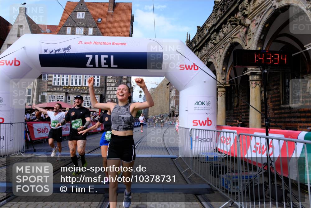 13.09.2026 - 21. swb-Marathon Bremen Tim E. http://msf.ph/oto/10378731 13.09.2026 13:13:56 Ziel 779, 1704, 2401, 2767, 2882, 3413, 7493, 7707, 8477, 8840, 9442, 9884, 13099 meine-sportfotos.de