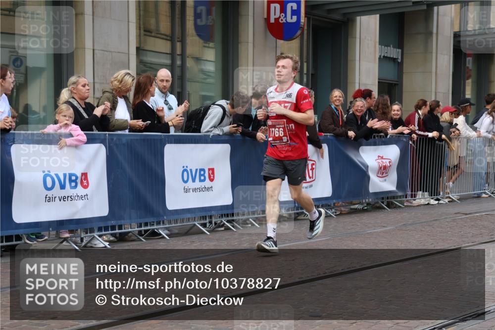 13.09.2026 - 21. swb-Marathon Bremen Strokosch-Dieckow http://msf.ph/oto/10378827 13.09.2026 12:37:50 Ziel 1766 meine-sportfotos.de