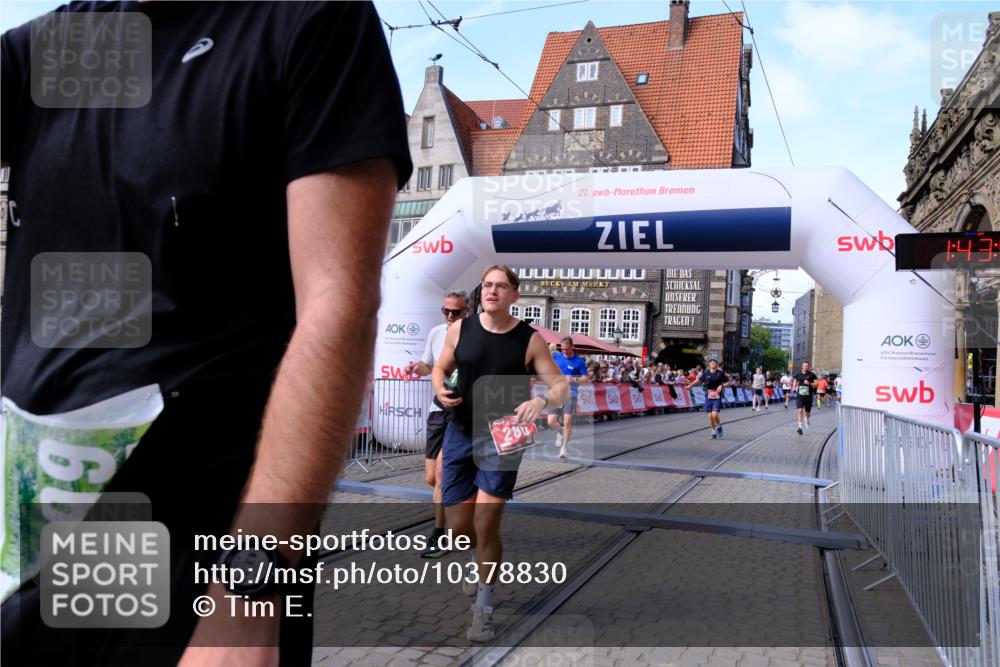 13.09.2026 - 21. swb-Marathon Bremen Tim E. http://msf.ph/oto/10378830 13.09.2026 13:14:07 Ziel 524, 670, 683, 1704, 1707, 1937, 2422, 3236, 3413, 5443, 6451, 7210, 7283, 7707, 9426, 9635, 9884, 13099 meine-sportfotos.de