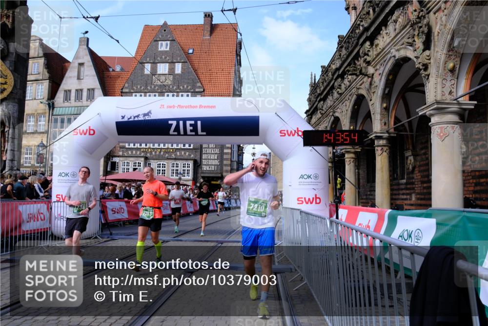 13.09.2026 - 21. swb-Marathon Bremen Tim E. http://msf.ph/oto/10379003 13.09.2026 13:14:16 Ziel 524, 670, 683, 1433, 1613, 1704, 1707, 1937, 2422, 2701, 2824, 3236, 5443, 5593, 5610, 6145, 6451, 7029, 7210, 7283, 7435, 7963, 8118, 8886, 9426, 9635, 10105 meine-sportfotos.de
