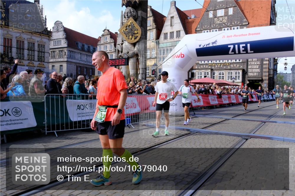 13.09.2026 - 21. swb-Marathon Bremen Tim E. http://msf.ph/oto/10379040 13.09.2026 13:14:21 Ziel 235, 670, 1433, 1613, 1998, 2701, 2824, 3236, 5593, 5610, 6145, 7029, 7283, 7435, 7963, 8118, 8886, 9426, 9635, 10105 meine-sportfotos.de