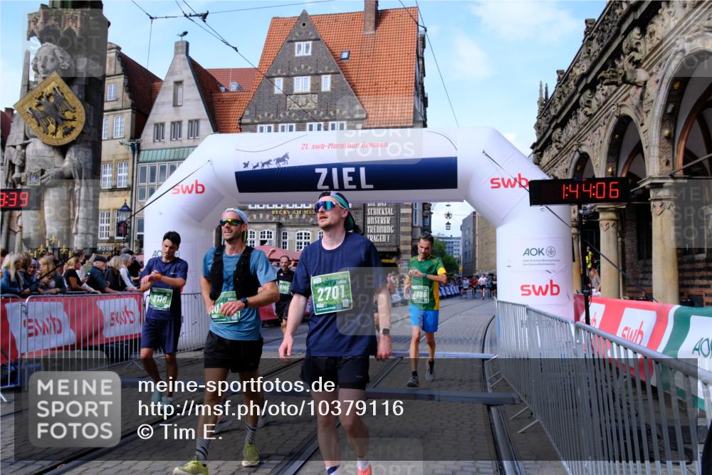 13.09.2026 - 21. swb-Marathon Bremen Tim E. http://msf.ph/oto/10379116 13.09.2026 13:14:28 Ziel 107, 235, 1433, 1542, 1613, 1998, 2043, 2084, 2203, 2701, 2824, 2913, 2922, 4728, 5593, 5610, 5986, 6145, 7029, 7435, 7591, 7659, 7963, 8118, 8886, 8919, 9783, 10105 meine-sportfotos.de