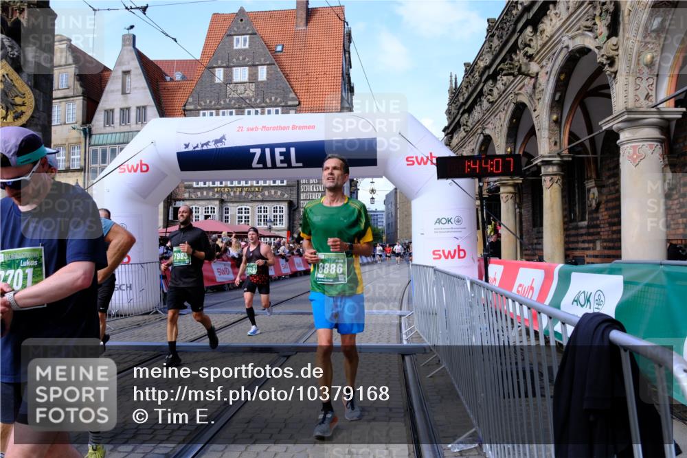 13.09.2026 - 21. swb-Marathon Bremen Tim E. http://msf.ph/oto/10379168 13.09.2026 13:14:29 Ziel 107, 235, 1433, 1542, 1613, 1998, 2043, 2084, 2203, 2701, 2824, 2913, 2922, 3545, 4728, 5593, 5610, 5986, 6145, 7029, 7435, 7591, 7659, 7963, 8118, 8886, 8919, 9783, 10105 meine-sportfotos.de