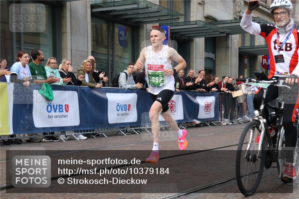 13.09.2026 - 21. swb-Marathon Bremen Strokosch-Dieckow http://msf.ph/oto/10379184 13.09.2026 12:40:34 Ziel 642, 1263, 3662, 4264 meine-sportfotos.de
