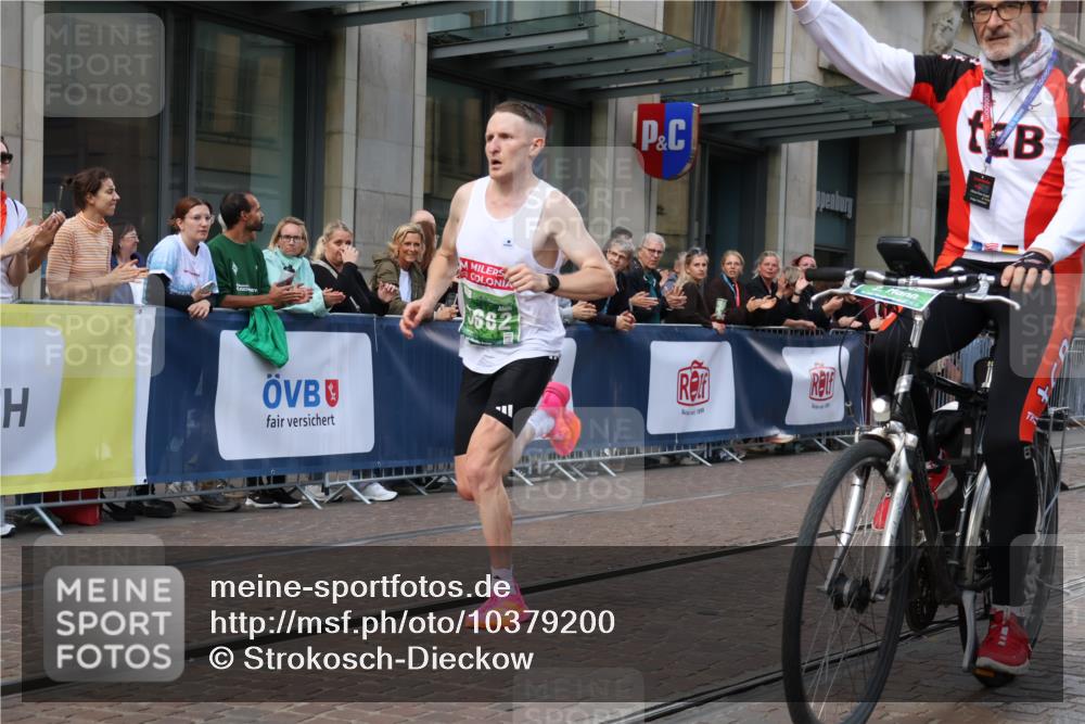 13.09.2026 - 21. swb-Marathon Bremen Strokosch-Dieckow http://msf.ph/oto/10379200 13.09.2026 12:40:35 Ziel 642, 1263, 3662, 4264 meine-sportfotos.de