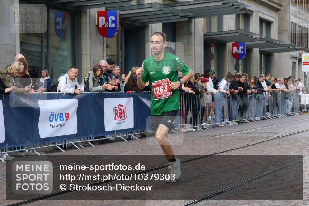13.09.2026 - 21. swb-Marathon Bremen Strokosch-Dieckow http://msf.ph/oto/10379303 13.09.2026 12:40:58 Ziel 634, 642, 1263, 3662 meine-sportfotos.de