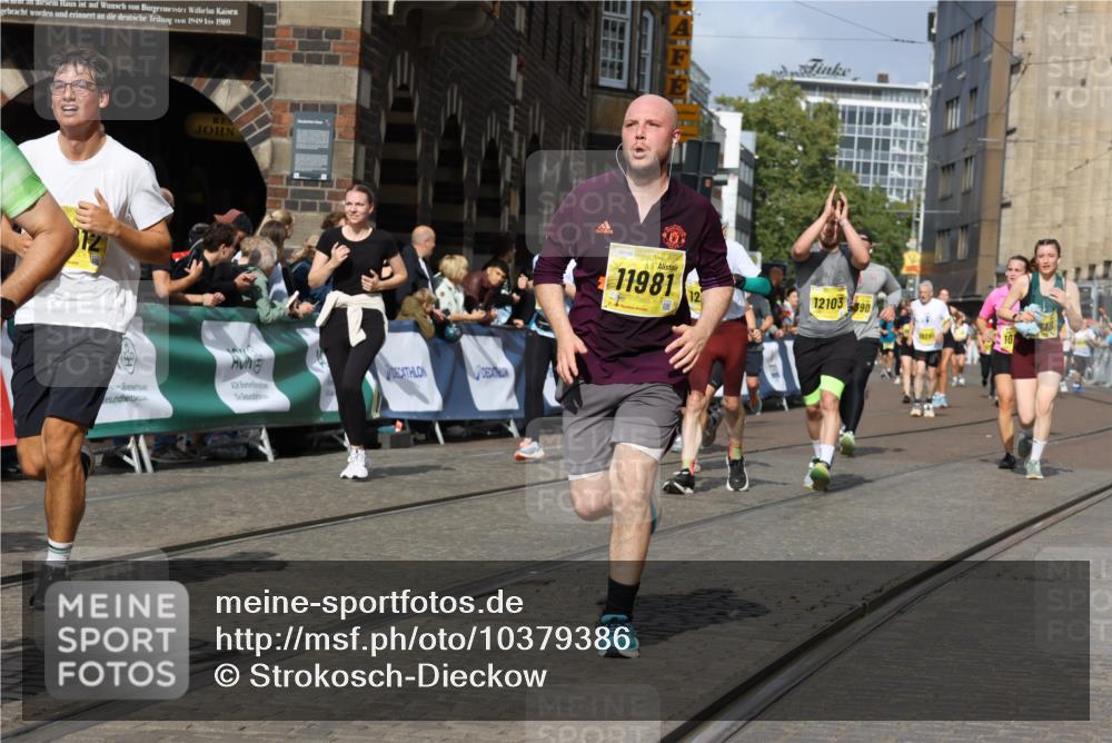 13.09.2026 - 21. swb-Marathon Bremen Strokosch-Dieckow http://msf.ph/oto/10379386 13.09.2026 11:04:13 Ziel 10152, 10357, 10403, 10429, 10607, 10659, 10720, 10726, 10796, 10912, 10918, 11149, 11319, 11325, 11451, 11470, 11471, 11511, 11618, 11868, 11967, 12140, 12260, 12392, 12433, 12504, 10182, 10245, 10526, 10613, 10755, 11214, 11215, 11248, 11336, 11410, 11720, 11740, 12009, 12929 meine-sportfotos.de