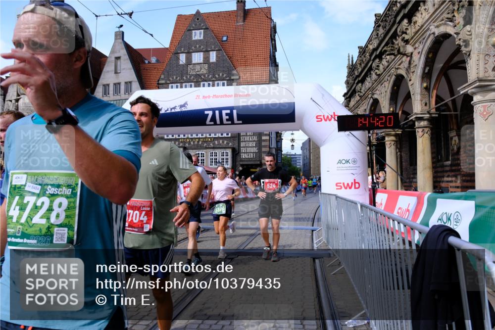13.09.2026 - 21. swb-Marathon Bremen Tim E. http://msf.ph/oto/10379435 13.09.2026 13:14:42 Ziel 107, 376, 469, 1043, 1125, 1492, 1542, 1814, 2043, 2084, 2203, 2913, 2922, 3085, 3545, 3821, 4452, 4685, 4728, 5794, 5836, 5986, 6130, 6506, 7117, 7591, 7659, 7826, 8456, 8919, 9783, 9868 meine-sportfotos.de