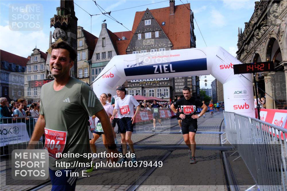 13.09.2026 - 21. swb-Marathon Bremen Tim E. http://msf.ph/oto/10379449 13.09.2026 13:14:43 Ziel 107, 376, 469, 1043, 1125, 1492, 1542, 1814, 2043, 2203, 2913, 3085, 3545, 3821, 4452, 4685, 4728, 5794, 5836, 5986, 6130, 6506, 7117, 7591, 7659, 7826, 8456, 8919, 9783, 9868 meine-sportfotos.de