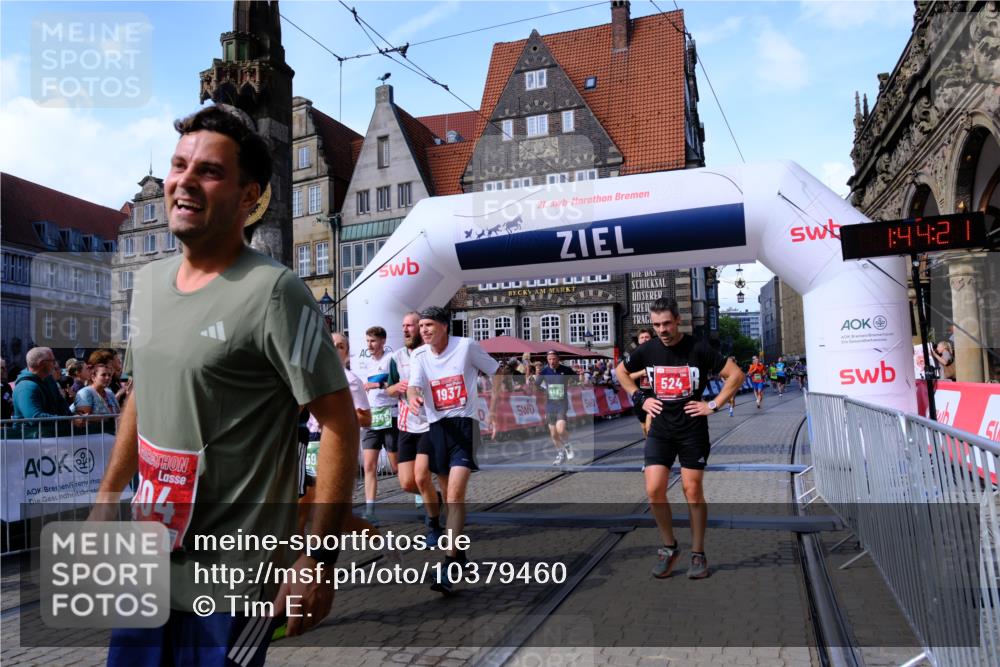 13.09.2026 - 21. swb-Marathon Bremen Tim E. http://msf.ph/oto/10379460 13.09.2026 13:14:43 Ziel 107, 376, 469, 1043, 1125, 1492, 1542, 1814, 2043, 2203, 2913, 3085, 3545, 3821, 4452, 4685, 4728, 5794, 5836, 5986, 6130, 6506, 7117, 7591, 7659, 7826, 8456, 8919, 9783, 9868 meine-sportfotos.de