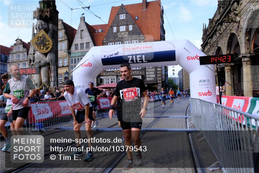 13.09.2026 - 21. swb-Marathon Bremen Tim E. http://msf.ph/oto/10379543 13.09.2026 13:14:45 Ziel 107, 199, 376, 469, 1043, 1125, 1492, 1814, 2043, 2203, 2913, 3085, 3545, 3821, 4452, 4685, 5239, 5794, 5836, 5986, 6130, 6506, 7117, 7659, 7826, 8366, 8456, 9783, 9868 meine-sportfotos.de