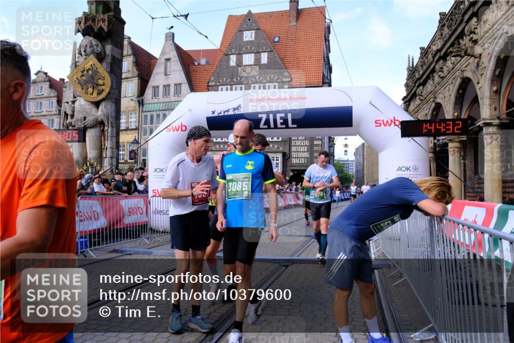 13.09.2026 - 21. swb-Marathon Bremen Tim E. http://msf.ph/oto/10379600 13.09.2026 13:14:54 Ziel 199, 376, 615, 616, 1043, 1125, 1455, 1492, 1814, 2251, 2847, 2971, 2997, 3012, 3085, 3821, 3834, 4097, 4246, 4586, 4685, 5239, 5794, 5836, 5962, 6130, 6506, 7117, 7251, 7782, 7826, 8366, 9242, 9868, 10016 meine-sportfotos.de