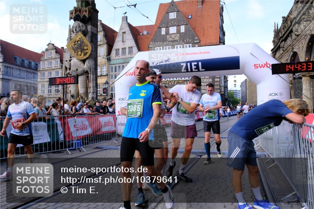 13.09.2026 - 21. swb-Marathon Bremen Tim E. http://msf.ph/oto/10379641 13.09.2026 13:14:54 Ziel 199, 376, 615, 616, 1043, 1125, 1455, 1492, 1814, 2251, 2847, 2971, 2997, 3012, 3085, 3821, 3834, 4097, 4246, 4586, 4685, 5239, 5794, 5836, 5962, 6130, 6506, 7117, 7251, 7782, 7826, 8366, 9242, 9868, 10016 meine-sportfotos.de