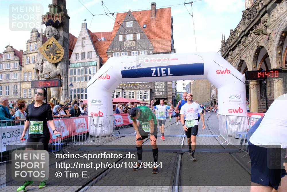 13.09.2026 - 21. swb-Marathon Bremen Tim E. http://msf.ph/oto/10379664 13.09.2026 13:15:00 Ziel 199, 615, 616, 889, 1455, 1748, 2251, 2847, 2971, 2997, 3012, 3057, 3175, 3206, 3821, 3834, 4097, 4226, 4246, 4569, 4586, 4685, 5239, 5315, 5649, 5962, 6472, 7251, 7782, 8366, 8409, 9242, 10016 meine-sportfotos.de