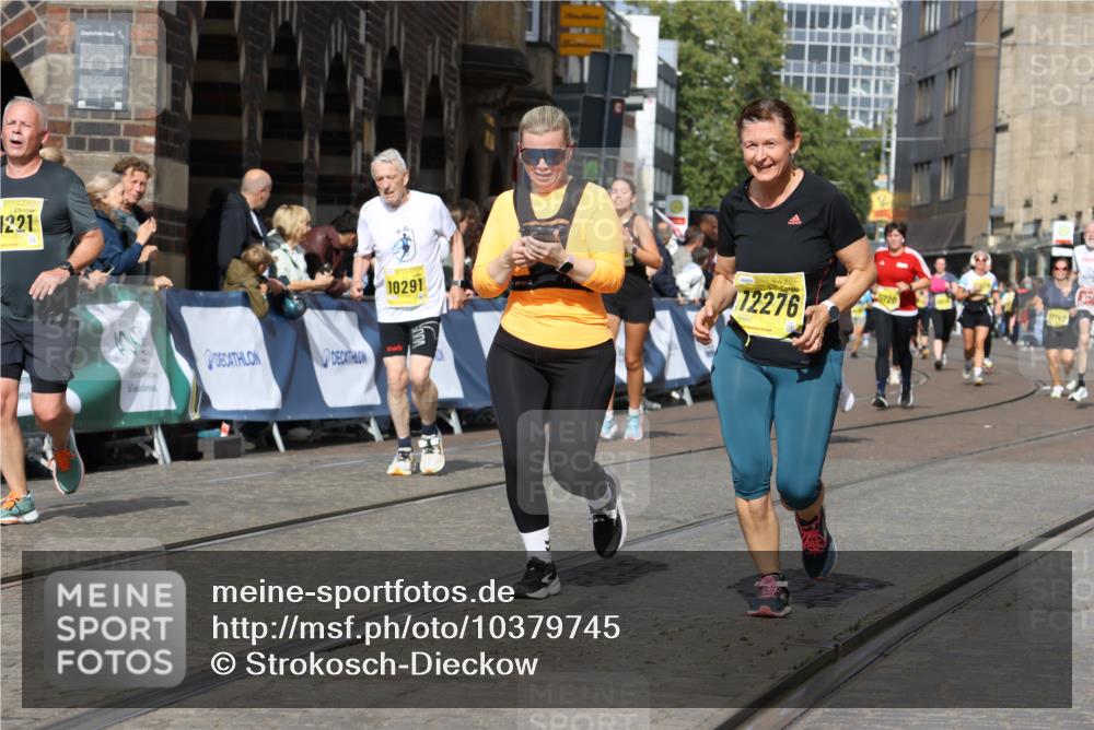 13.09.2026 - 21. swb-Marathon Bremen Strokosch-Dieckow http://msf.ph/oto/10379745 13.09.2026 11:04:20 Ziel 10152, 10357, 10390, 10403, 10429, 10516, 10607, 10659, 10671, 10672, 10720, 10726, 10912, 10913, 10918, 11149, 11318, 11319, 11325, 11451, 11470, 11471, 11511, 11539, 11618, 11909, 11967, 12001, 12103, 12113, 12140, 12260, 12392, 12433, 12504, 10160, 10245, 10526, 10711, 10755, 10877, 11214, 11215, 11248, 11410, 11740, 11761, 11991, 12009, 12929 meine-sportfotos.de