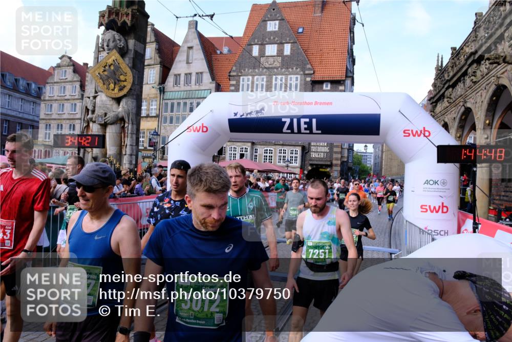 13.09.2026 - 21. swb-Marathon Bremen Tim E. http://msf.ph/oto/10379750 13.09.2026 13:15:10 Ziel 615, 616, 889, 1455, 1510, 1748, 2383, 2847, 2997, 3012, 3057, 3175, 3206, 3504, 3717, 4097, 4226, 4246, 4569, 4968, 5298, 5315, 5471, 5649, 5796, 5962, 6379, 6404, 6472, 6528, 6717, 7251, 8238, 8409, 9523, 9797, 13141 meine-sportfotos.de