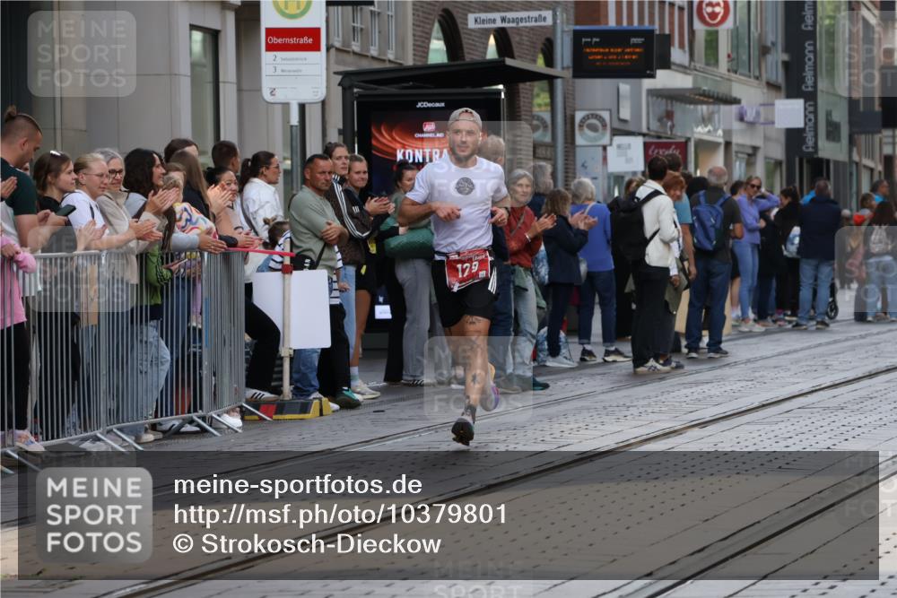13.09.2026 - 21. swb-Marathon Bremen Strokosch-Dieckow http://msf.ph/oto/10379801 13.09.2026 12:41:53 Ziel 129, 1139 meine-sportfotos.de