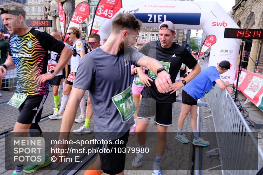 13.09.2026 - 21. swb-Marathon Bremen Tim E. http://msf.ph/oto/10379980 13.09.2026 13:15:36 Ziel 1664, 3357, 3743, 4111, 4382, 4646, 4992, 5003, 5149, 5385, 6011, 6526, 6773, 6902, 7291, 7346, 7497, 7515, 7717, 7730, 8086, 8254, 8255, 9253, 9338, 9483, 13137, 13139 meine-sportfotos.de