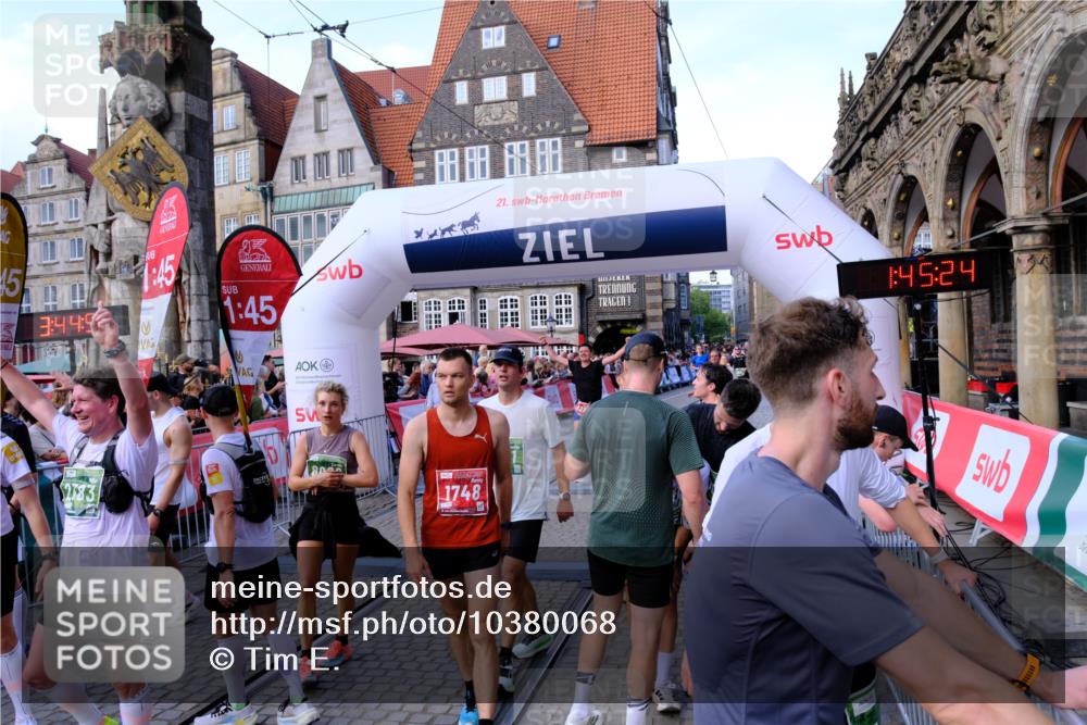 13.09.2026 - 21. swb-Marathon Bremen Tim E. http://msf.ph/oto/10380068 13.09.2026 13:15:45 Ziel 1445, 3346, 3743, 4212, 4646, 4653, 4663, 6011, 6162, 6526, 7203, 7291, 7346, 7717, 7730, 7992, 8086, 8254, 8255, 9029, 9391, 9777 meine-sportfotos.de