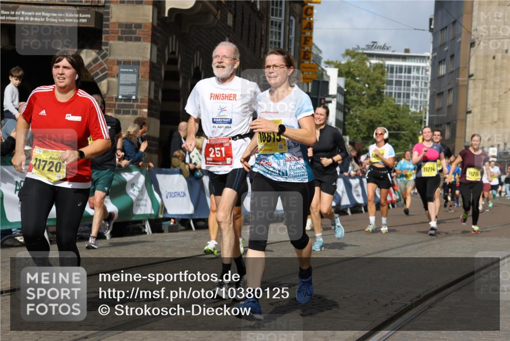 13.09.2026 - 21. swb-Marathon Bremen Strokosch-Dieckow http://msf.ph/oto/10380125 13.09.2026 11:04:30 Ziel 10182, 10291, 10390, 10516, 10613, 10671, 10672, 10726, 10912, 10913, 11221, 11318, 11336, 11539, 11720, 11726, 11909, 12001, 12103, 12113, 12140, 12276, 10160, 10283, 10481, 10711, 10877, 11114, 11364, 11366, 11592, 11705, 11761, 11991 meine-sportfotos.de