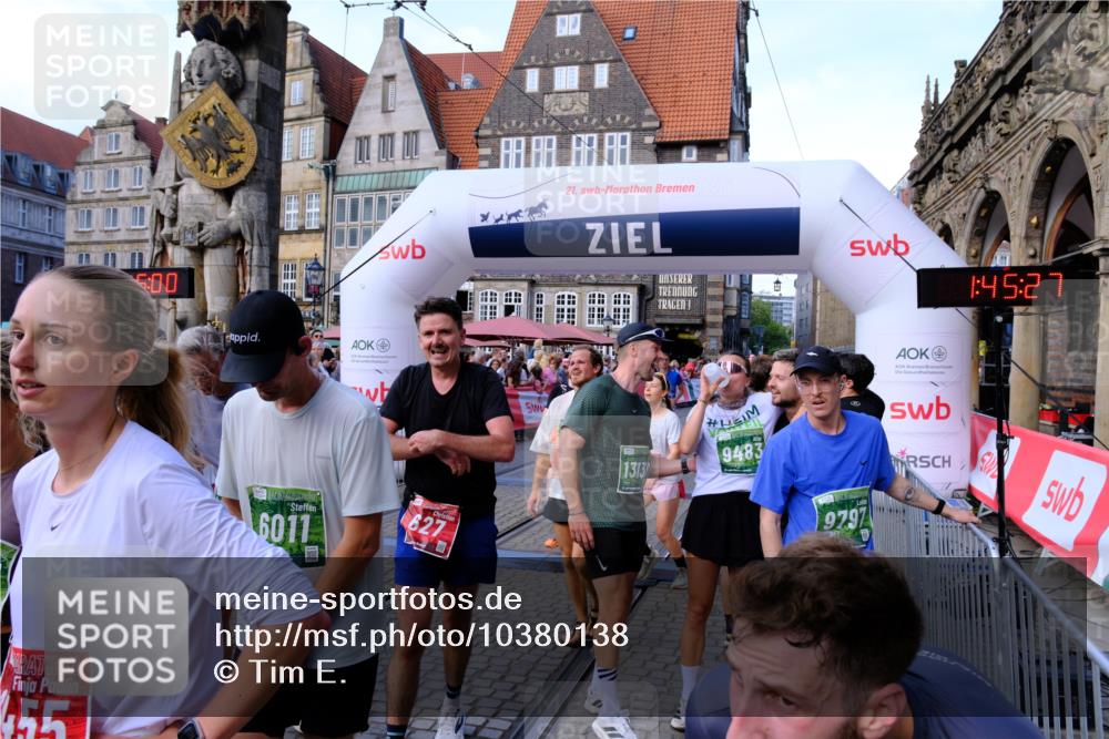 13.09.2026 - 21. swb-Marathon Bremen Tim E. http://msf.ph/oto/10380138 13.09.2026 13:15:49 Ziel 1033, 1445, 3346, 4212, 4646, 4653, 4663, 5533, 6162, 6526, 7203, 7291, 7346, 7992, 8086, 8254, 8255, 9029, 9391, 9475, 9777 meine-sportfotos.de