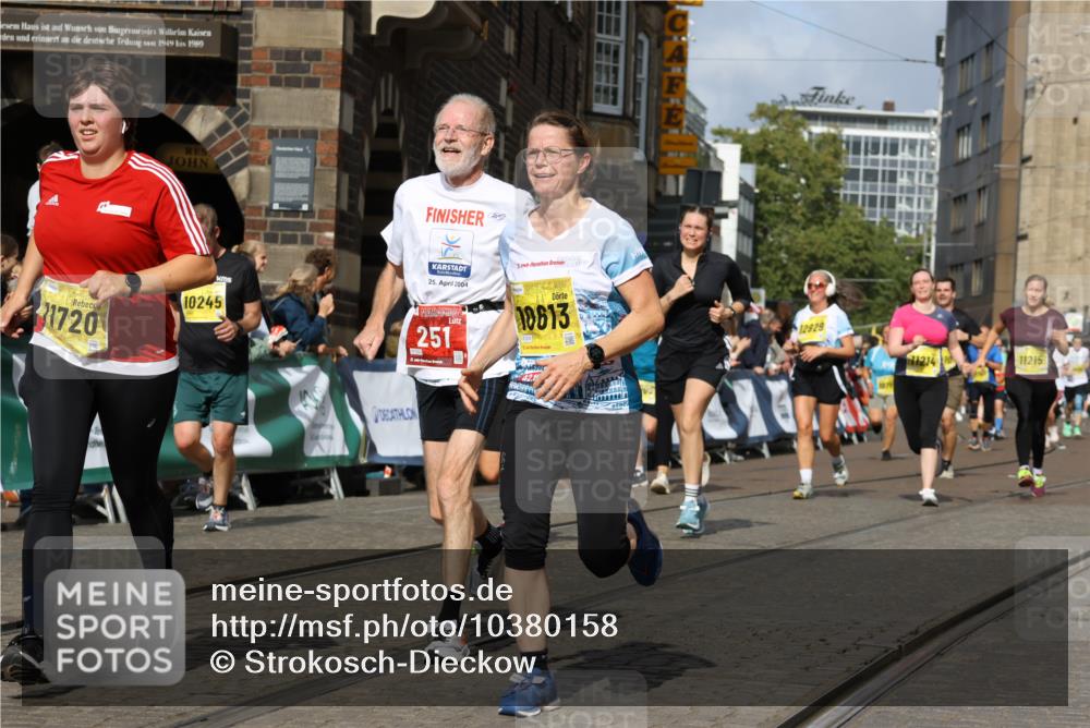 13.09.2026 - 21. swb-Marathon Bremen Strokosch-Dieckow http://msf.ph/oto/10380158 13.09.2026 11:04:30 Ziel 10182, 10291, 10390, 10516, 10613, 10671, 10672, 10726, 10912, 10913, 11221, 11318, 11336, 11539, 11720, 11726, 11909, 12001, 12103, 12113, 12140, 12276, 10160, 10283, 10481, 10711, 10877, 11114, 11364, 11366, 11592, 11705, 11761, 11991 meine-sportfotos.de