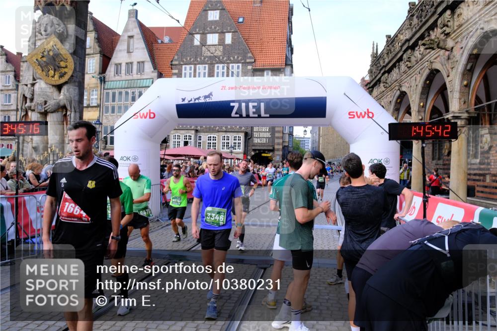 13.09.2026 - 21. swb-Marathon Bremen Tim E. http://msf.ph/oto/10380231 13.09.2026 13:16:04 Ziel 982, 1033, 2733, 3119, 3422, 3536, 3689, 3836, 3991, 4573, 5474, 5533, 5588, 5913, 6481, 6515, 9029, 9122, 9475, 9777, 13149, 13249 meine-sportfotos.de