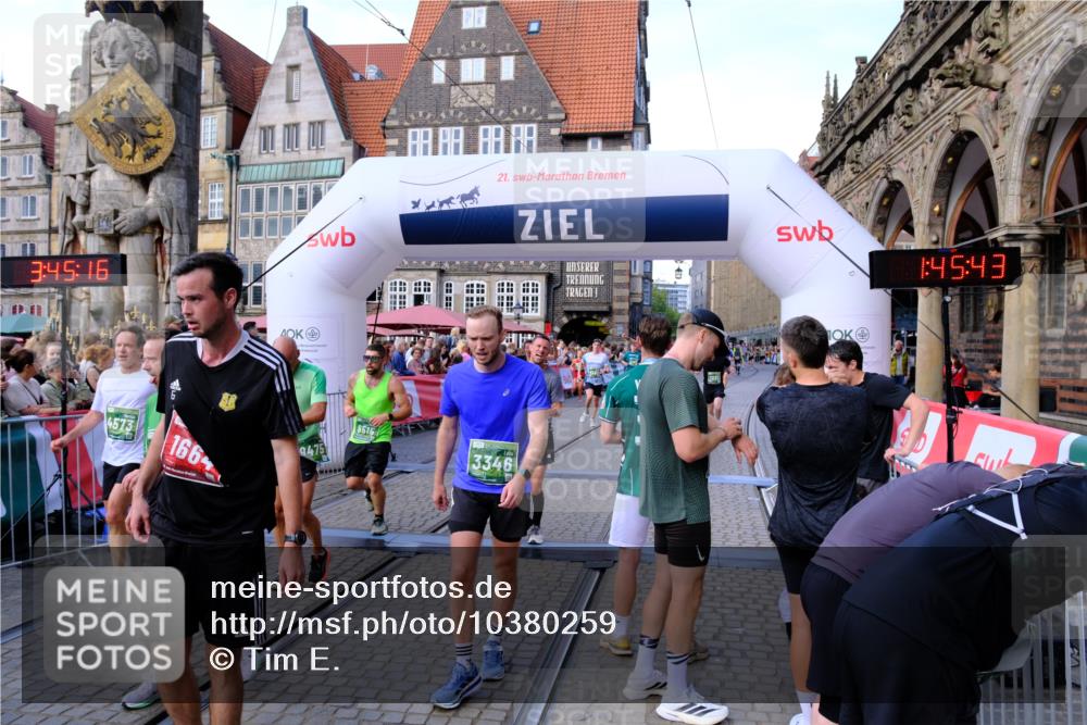 13.09.2026 - 21. swb-Marathon Bremen Tim E. http://msf.ph/oto/10380259 13.09.2026 13:16:05 Ziel 982, 1033, 2733, 3119, 3422, 3536, 3689, 3836, 3991, 4573, 5474, 5533, 5588, 5913, 6481, 6515, 9122, 9475, 13149, 13249 meine-sportfotos.de