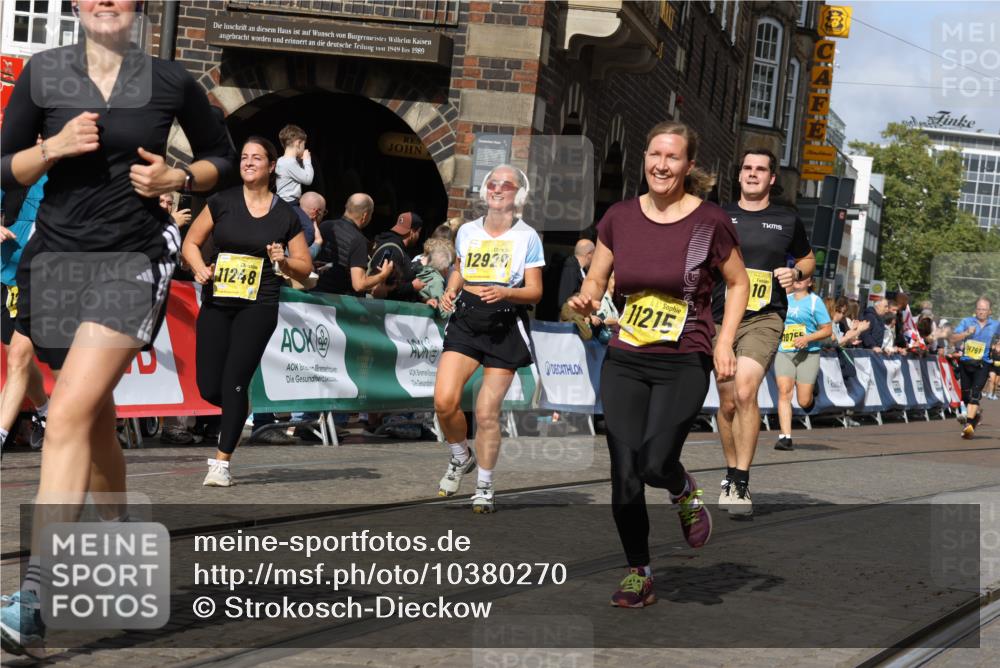 13.09.2026 - 21. swb-Marathon Bremen Strokosch-Dieckow http://msf.ph/oto/10380270 13.09.2026 11:04:34 Ziel 10182, 10245, 10291, 10390, 10516, 10526, 10613, 10671, 10672, 10913, 11214, 11215, 11221, 11318, 11336, 11539, 11720, 11726, 11740, 11909, 12001, 12103, 12113, 12276, 10198, 10283, 10481, 10877, 10940, 11006, 11114, 11364, 11366, 11592, 11705, 12005, 12493, 12495, 12498, 12500, 12502, 12563 meine-sportfotos.de