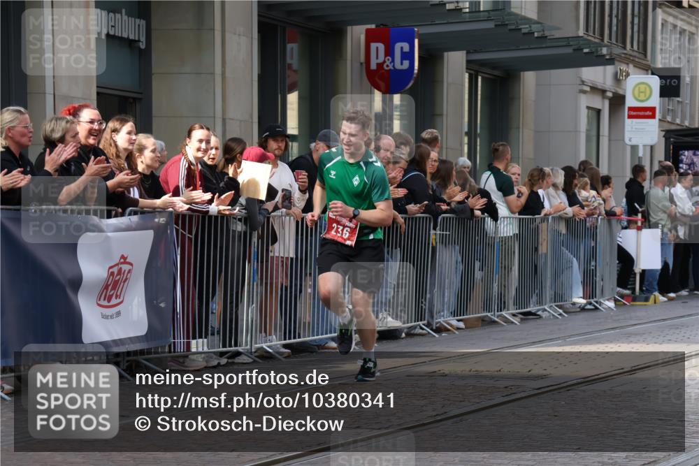 13.09.2026 - 21. swb-Marathon Bremen Strokosch-Dieckow http://msf.ph/oto/10380341 13.09.2026 12:43:00 Ziel 236 meine-sportfotos.de