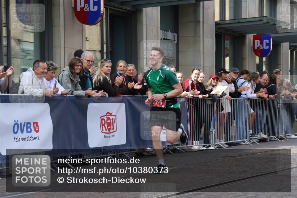 13.09.2026 - 21. swb-Marathon Bremen Strokosch-Dieckow http://msf.ph/oto/10380373 13.09.2026 12:43:01 Ziel 236 meine-sportfotos.de