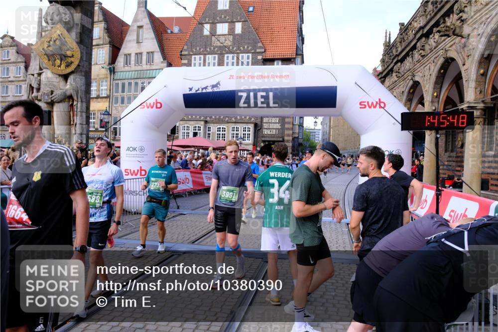 13.09.2026 - 21. swb-Marathon Bremen Tim E. http://msf.ph/oto/10380390 13.09.2026 13:16:10 Ziel 145, 982, 1955, 2733, 3119, 3149, 3422, 3536, 3689, 3836, 3991, 4573, 4823, 5430, 5474, 5588, 5913, 6481, 6515, 7307, 7413, 9122, 9278, 13149, 13249 meine-sportfotos.de