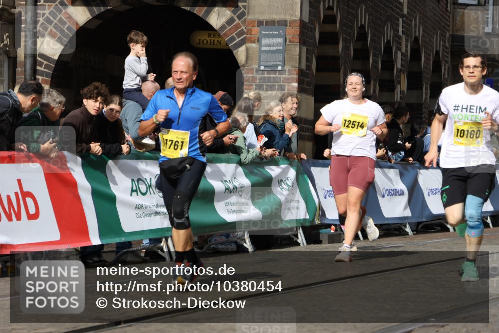 13.09.2026 - 21. swb-Marathon Bremen Strokosch-Dieckow http://msf.ph/oto/10380454 13.09.2026 11:04:41 Ziel 10182, 10245, 10291, 10526, 10613, 10755, 11214, 11215, 11221, 11248, 11336, 11410, 11720, 11726, 11740, 12009, 12276, 12929, 10198, 10283, 10315, 10729, 10741, 10855, 10856, 10940, 11006, 11133, 11272, 11366, 11395, 11518, 11705, 11757, 11939, 12005, 12420, 12493, 12495, 12498, 12500, 12502, 12563 meine-sportfotos.de