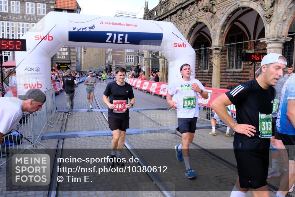 13.09.2026 - 21. swb-Marathon Bremen Tim E. http://msf.ph/oto/10380612 13.09.2026 13:16:41 Ziel 740, 755, 792, 1076, 1162, 1605, 2604, 5554, 5963, 6721, 7053, 7603, 7801, 8171, 8288, 8398, 9031, 9115 meine-sportfotos.de