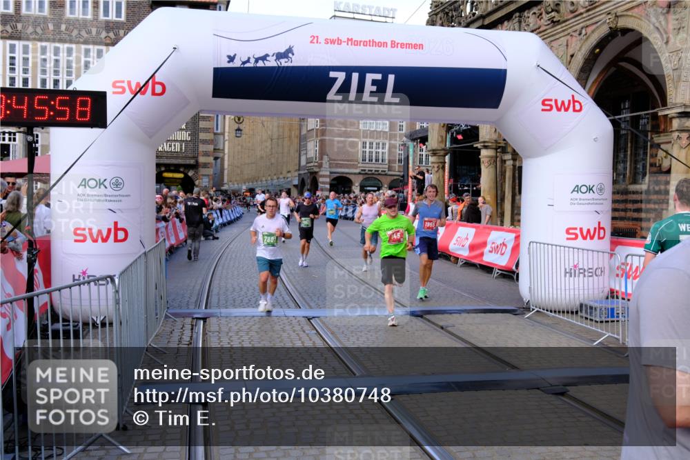 13.09.2026 - 21. swb-Marathon Bremen Tim E. http://msf.ph/oto/10380748 13.09.2026 13:16:46 Ziel 755, 792, 816, 1076, 1162, 2604, 5255, 5554, 5963, 6367, 7053, 7603, 7801, 8171, 8288, 9031 meine-sportfotos.de