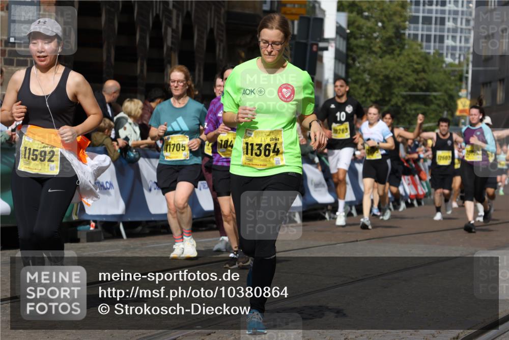 13.09.2026 - 21. swb-Marathon Bremen Strokosch-Dieckow http://msf.ph/oto/10380864 13.09.2026 11:04:49 Ziel 10160, 10245, 10526, 10613, 10711, 10755, 10877, 11114, 11214, 11215, 11248, 11364, 11410, 11720, 11740, 11761, 11991, 12009, 12929, 10315, 10465, 10729, 10741, 10850, 10855, 10856, 10975, 11133, 11272, 11395, 11518, 11757, 11939, 12002, 12064, 12235, 12420, 12522 meine-sportfotos.de