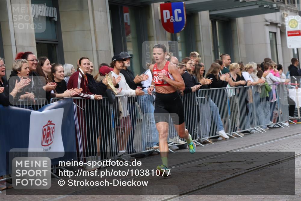 13.09.2026 - 21. swb-Marathon Bremen Strokosch-Dieckow http://msf.ph/oto/10381077 13.09.2026 12:44:28 Ziel 289, 4474, 6485, 1313, 2044, 6507 meine-sportfotos.de
