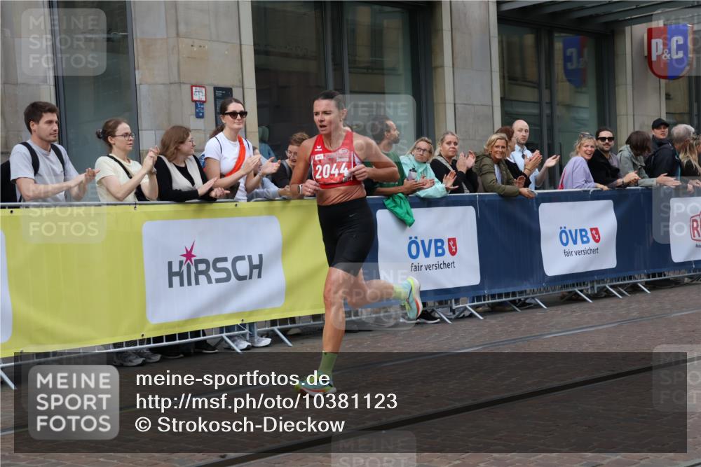 13.09.2026 - 21. swb-Marathon Bremen Strokosch-Dieckow http://msf.ph/oto/10381123 13.09.2026 12:44:30 Ziel 289, 814, 4474, 6485, 8285, 2044, 6507 meine-sportfotos.de