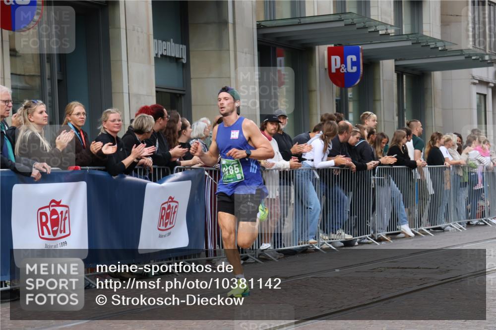 13.09.2026 - 21. swb-Marathon Bremen Strokosch-Dieckow http://msf.ph/oto/10381142 13.09.2026 12:44:36 Ziel 289, 322, 814, 1187, 1840, 4474, 6485, 8285, 2044, 6507 meine-sportfotos.de